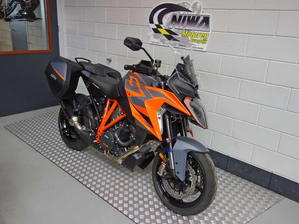 KTM 1290 Super Duke GT, 2 cilinders, KTM, Motorrijbewijs A, Bedrijf