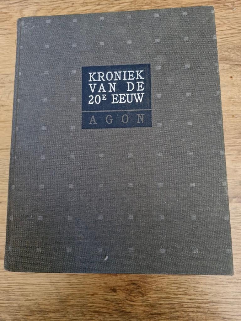 Kroniek van de 20 eeuw, Boeken, Overige gebieden, Ophalen of Verzenden, 20e eeuw of later, Gelezen