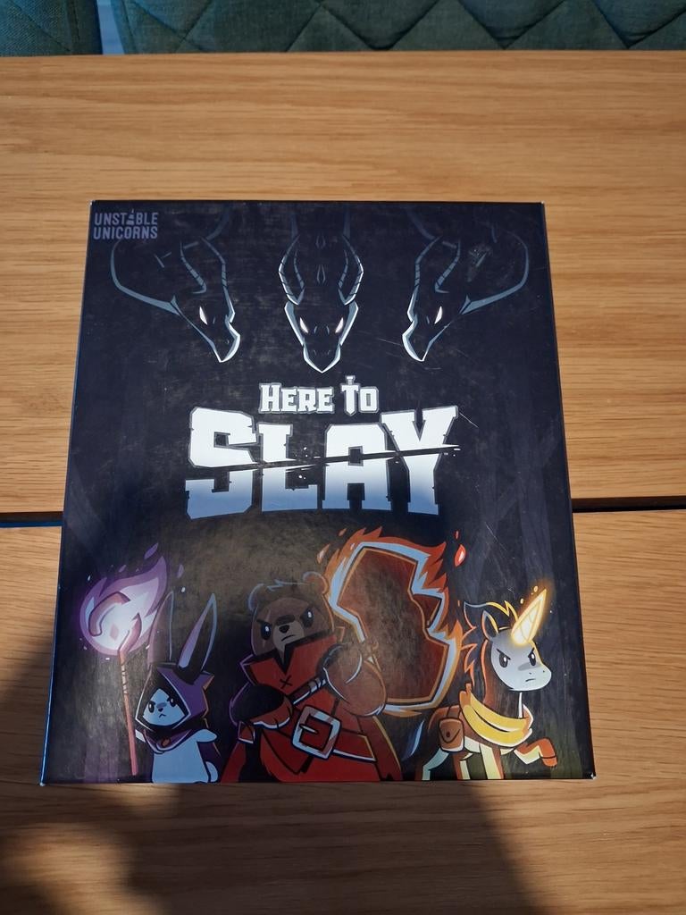 Here to Slay + Warriors & Druids uitbreiding - Zgan, Drie of vier spelers, Ophalen of Verzenden, Zo goed als nieuw, Unstable Games