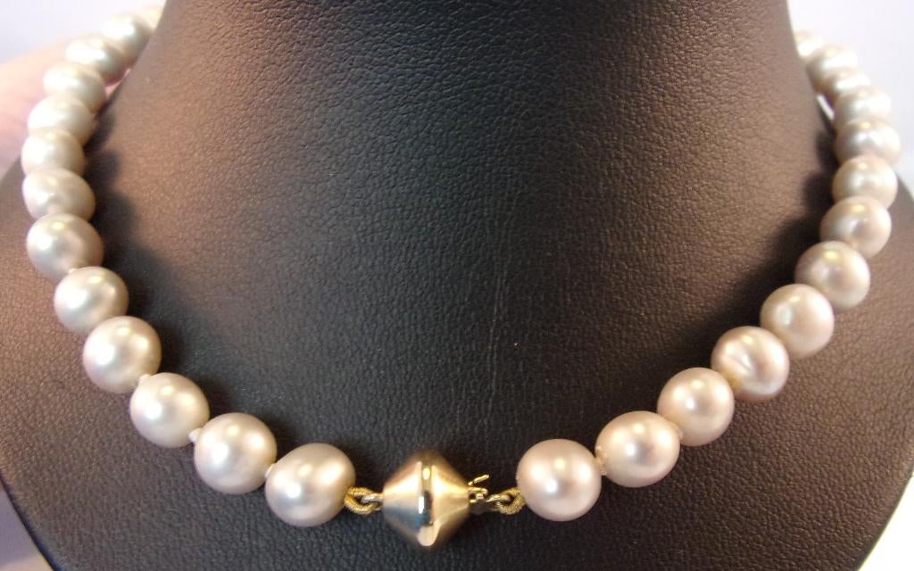 Parel collier met massief 14 karaat gouden slot, Verzenden, Zo goed als nieuw, Goud, Grijs