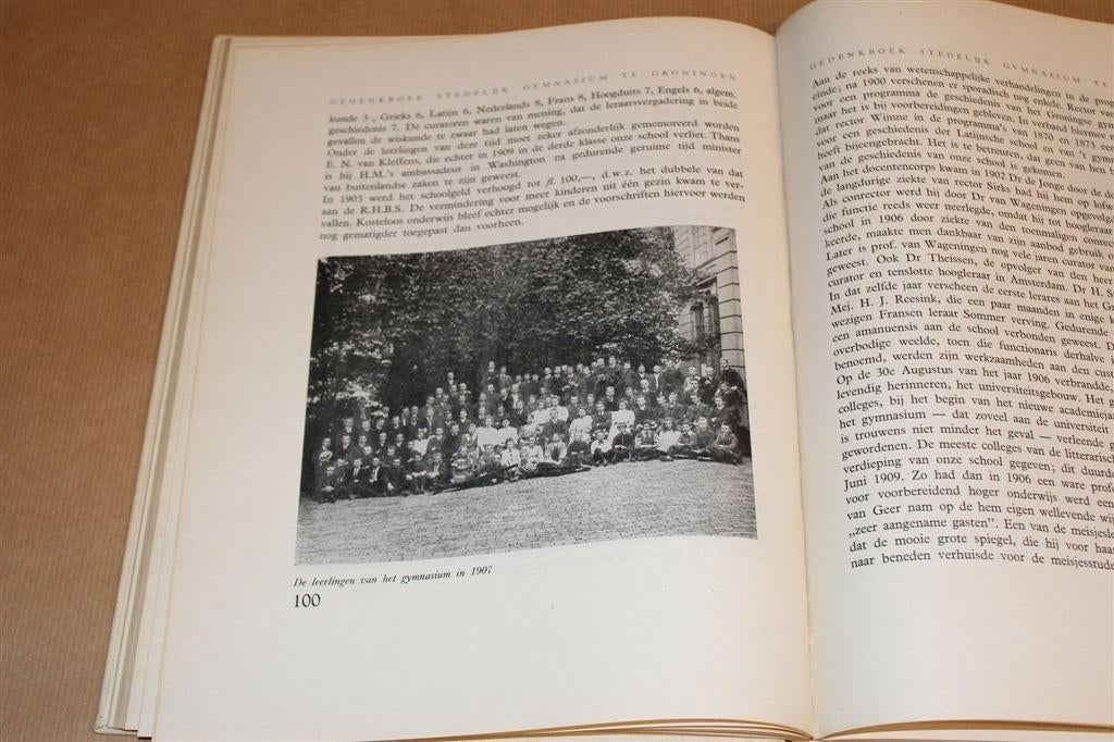Gedenkboek Stedelijk Gymnasium Groningen [1947], Ophalen of Verzenden, Gelezen