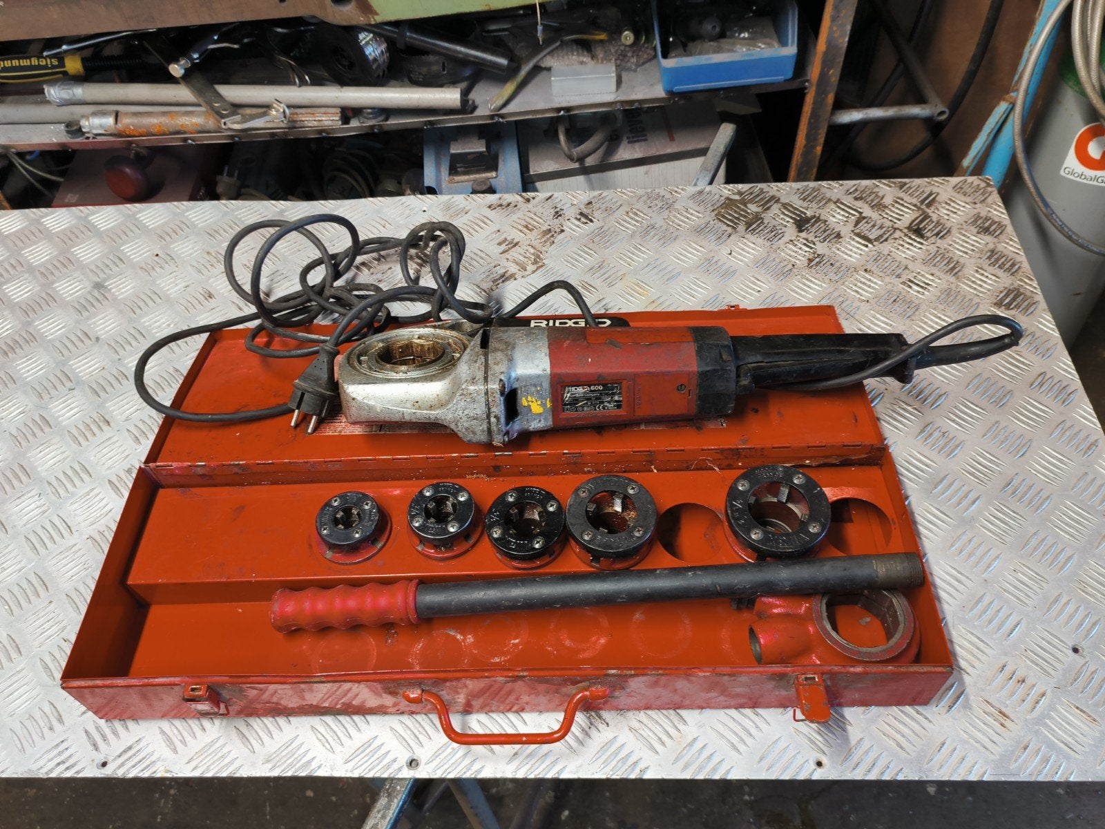 Ridgid R 600 pijpschroefdraadsnijder met toebehoren, Ophalen of Verzenden, Gebruikt, Overige typen, Ridgid