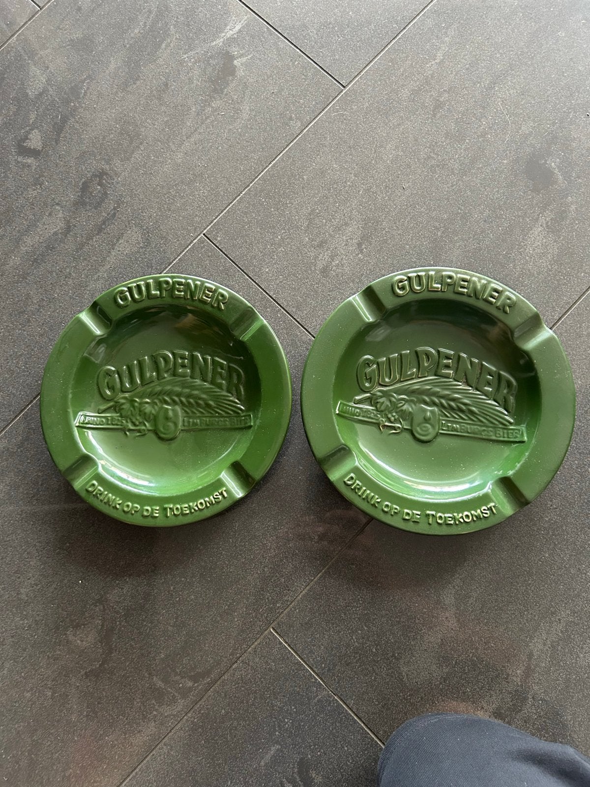 2 Gulpener Bier asbakken - Drink op de Toekomst, Ophalen of Verzenden, Zo goed als nieuw