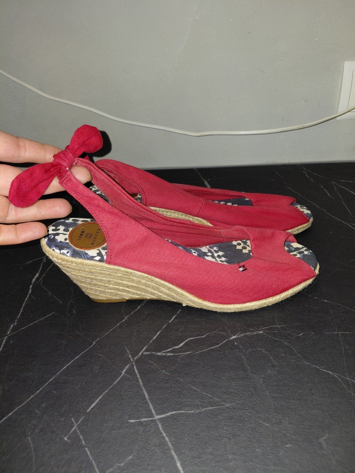 Tommy Hilfiger sleehak sandalen zgan maat 40, Zo goed als nieuw, Rood, Tommy Hilfiger, Sandalen of Muiltjes