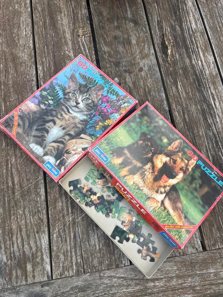 2 complete puzzels van 60 stukjes: kat en hond., Hobby en Vrije tijd, Denksport en Puzzels, Ophalen of Verzenden, Minder dan 500 stukjes