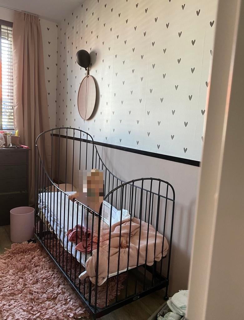 Metalen spijlenbedje in Franse stijl, hoogte verstelbaar, Kinderen en Baby's, Babywiegjes en Ledikanten, Ophalen, Gebruikt, Ledikant