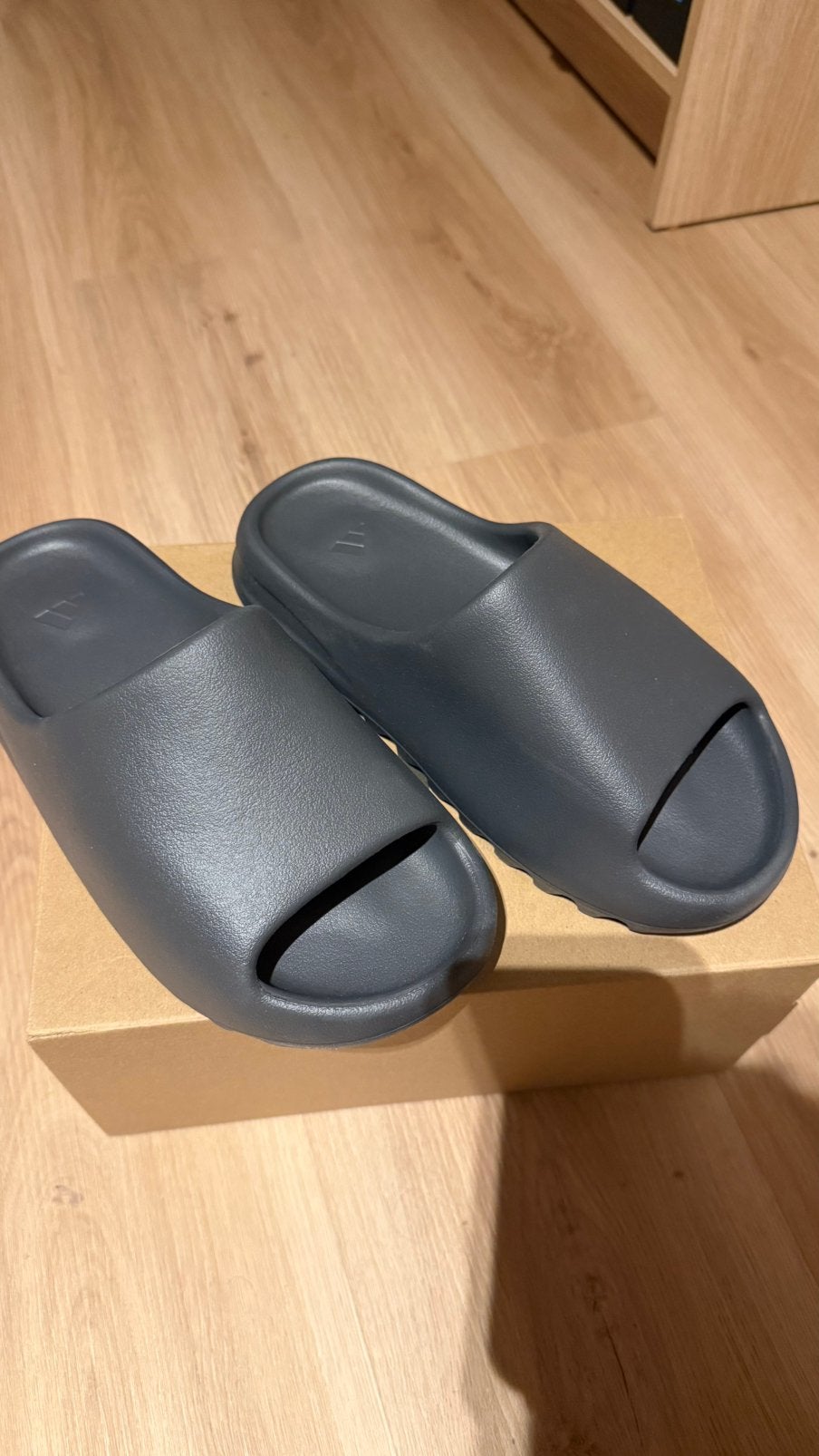 Yeezy slides Granite, Ophalen, Nieuw, Overige kleuren, Overige typen