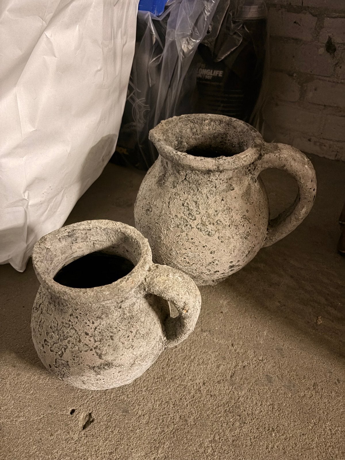 Set van 2 decoratieve aardewerken kruiken Brynxz, Ophalen, 21 cm, Zo goed als nieuw, Grijs