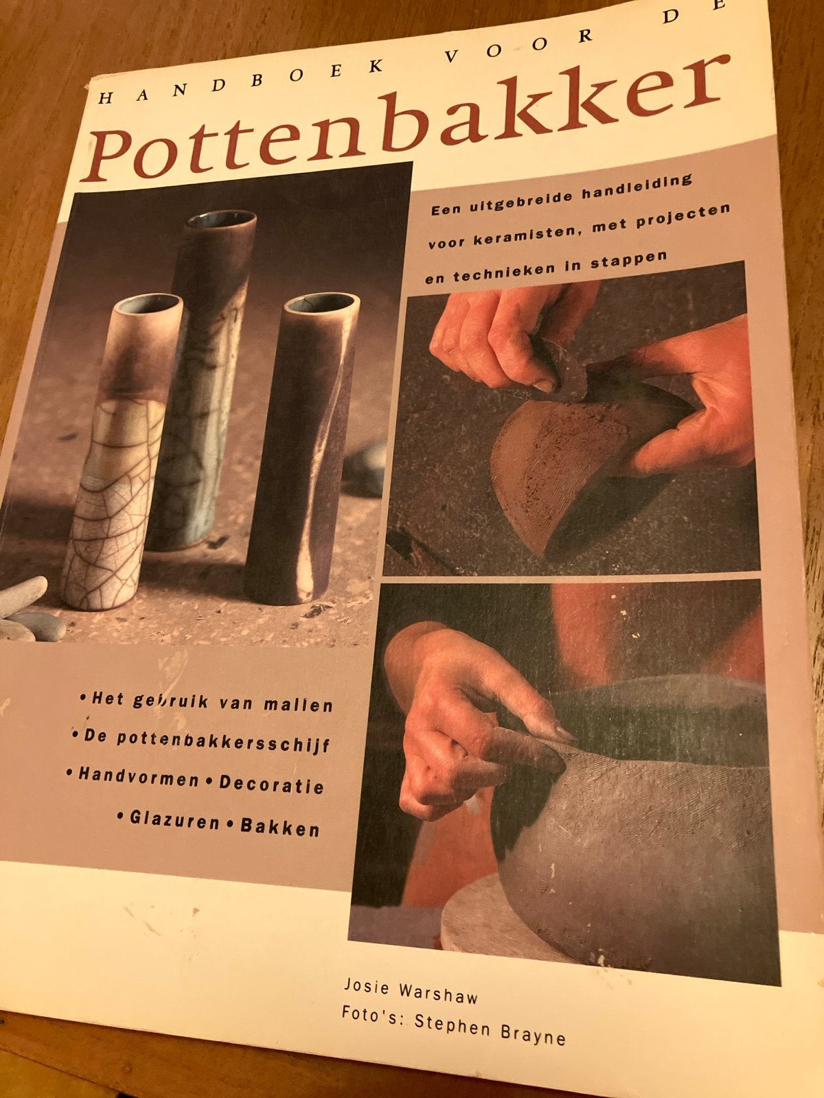 Handboek voor de Pottenbakker - Keramiek Technieken, Boeken, Ophalen of Verzenden, Gelezen, Kleien en Boetseren