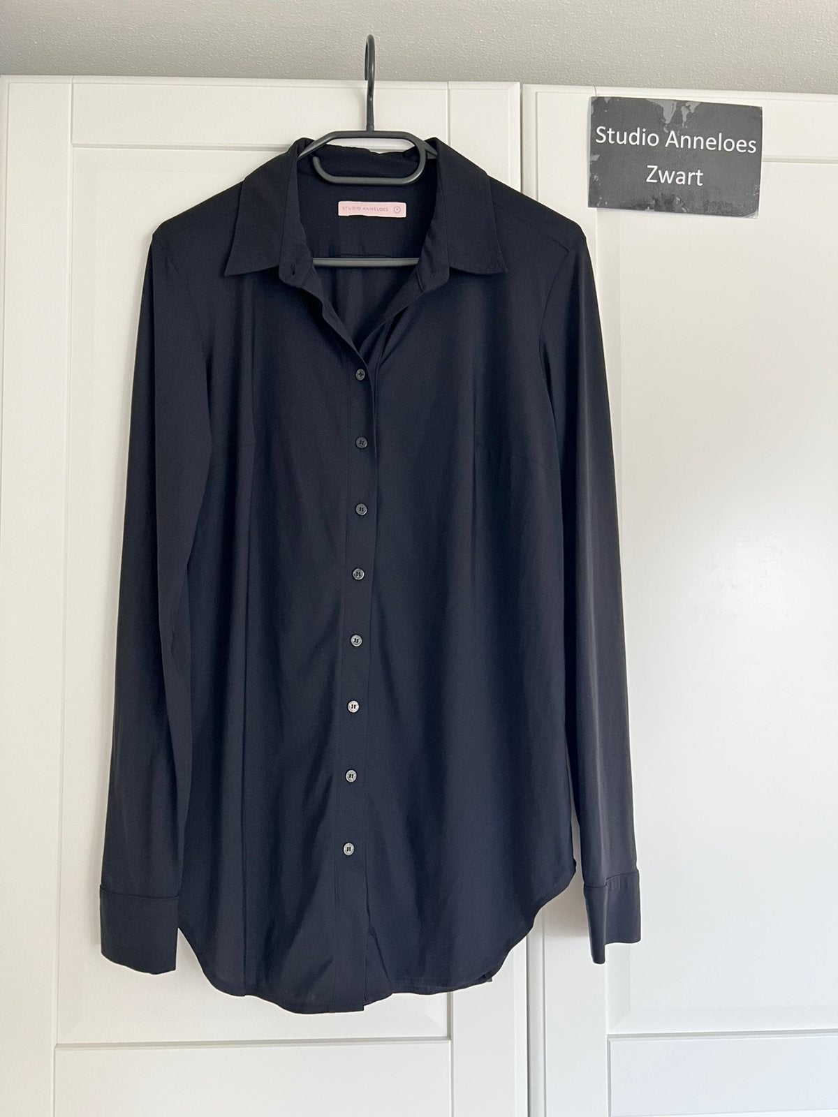 Studio anneloes poppy blouse M zwart travelstof, Kleding | Dames, Maat 38/40 (M), Zwart, Ophalen of Verzenden, Zo goed als nieuw