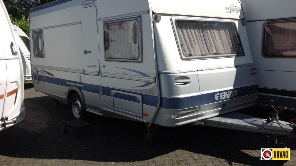Fendt Saphir 470 TFB, Caravans en Kamperen, Caravans, Rondzit, Overige typen, Schokbreker, Tot en met 4