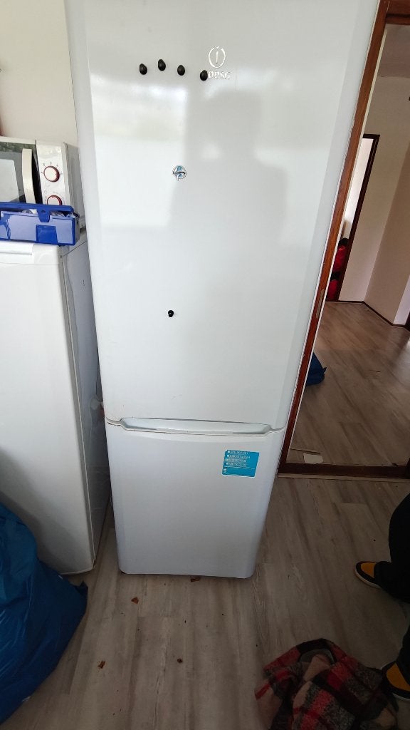Indesit koel-vriescombinatie, Ophalen, Gebruikt, 200 liter of meer, Met aparte vriezer