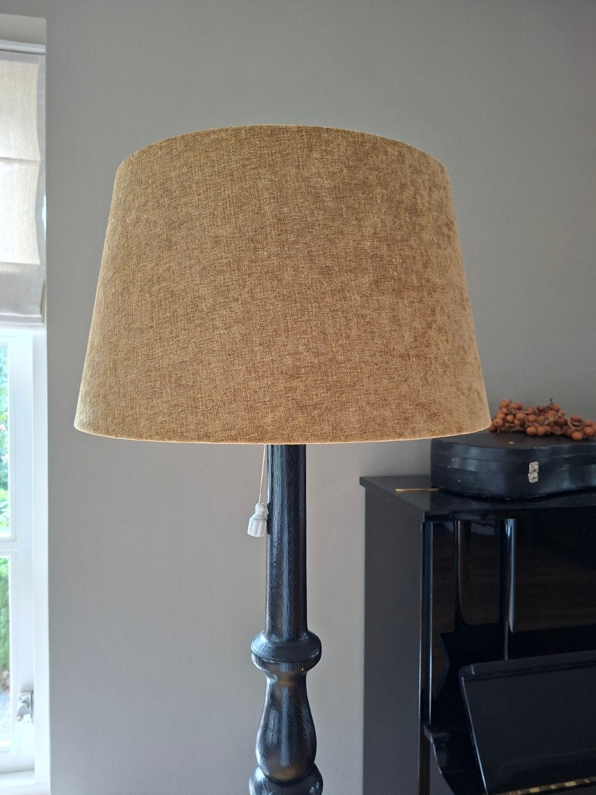 Prachtige okergele/gouden lampenkap, Huis en Inrichting, Lampen | Lampenkappen, Geel, Rond, Ophalen of Verzenden, Zo goed als nieuw