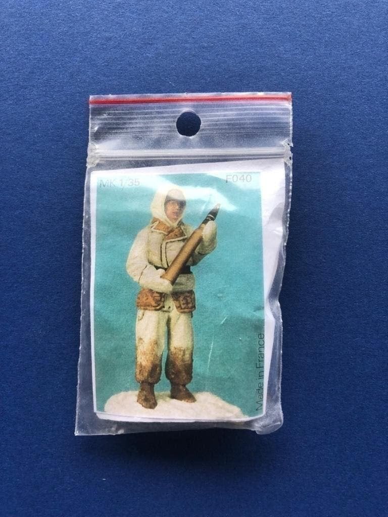 MK35 F040 ss pzdiv TOTENKOPF SOLDIER WINTER 1/35, Ophalen of Verzenden, Nieuw, 1:35 tot 1:50