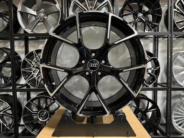 19 inch Audi RS look velgen A3 A4 A5 A6 A7 Q3 Q5 RS4 RS5 NW!