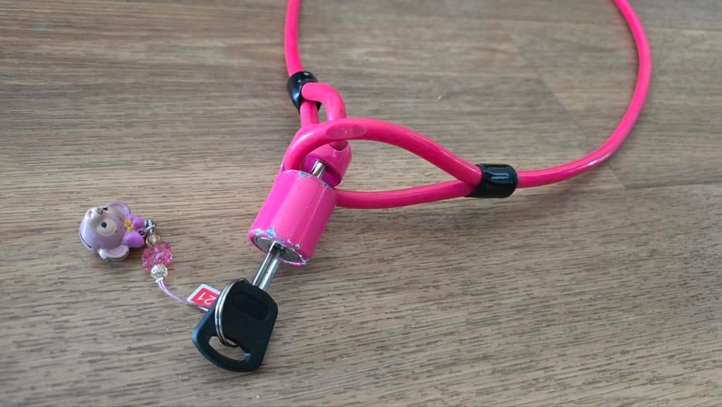 Dyto kabelslot roze - Slechts één sleutel, Ophalen of Verzenden, Gebruikt, Kabelslot