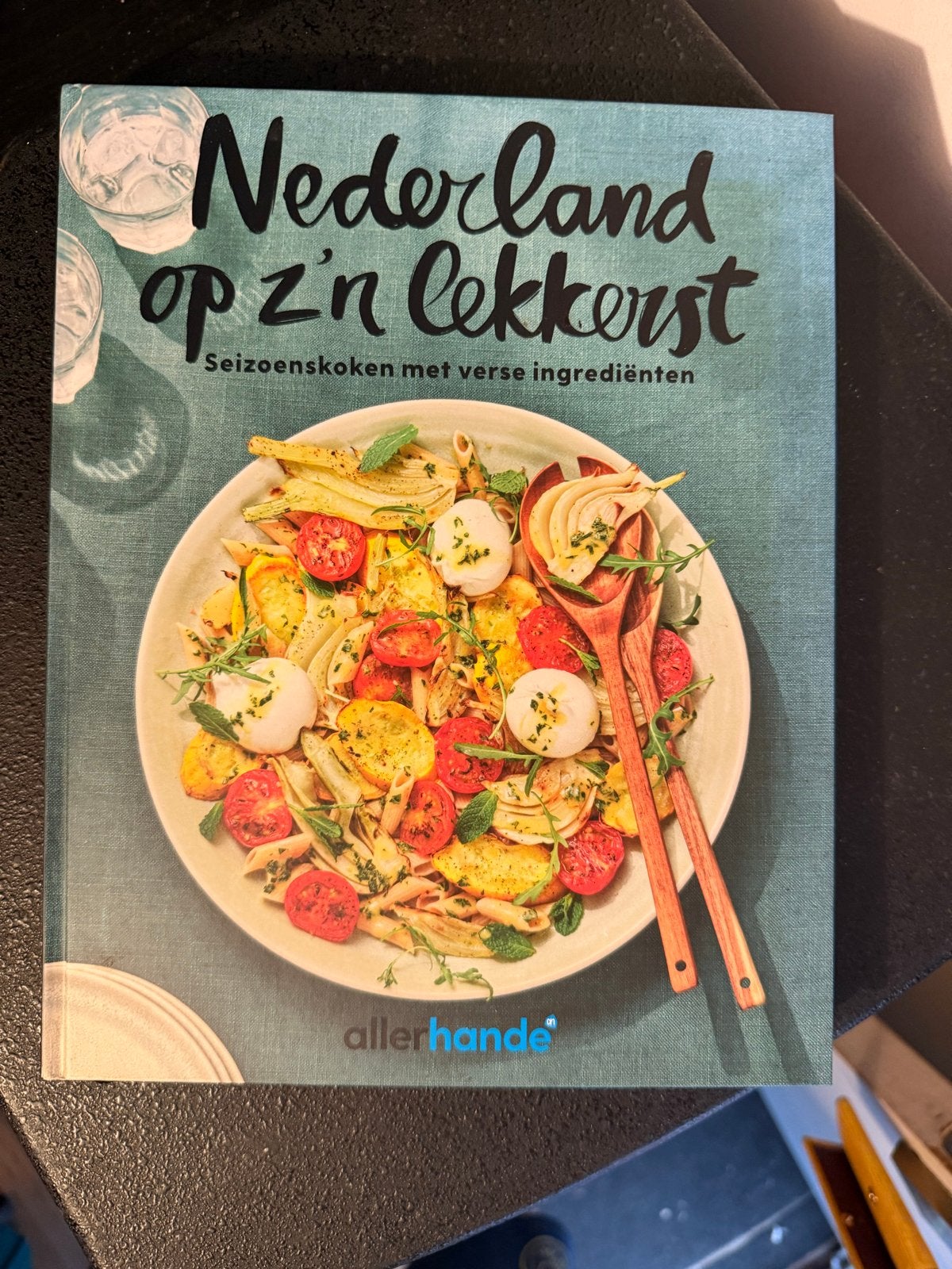 Nederland op z'n lekkerst: Seizoenskoken met verse ingrediën, Boeken, Hoofdgerechten, Ophalen of Verzenden, Zo goed als nieuw