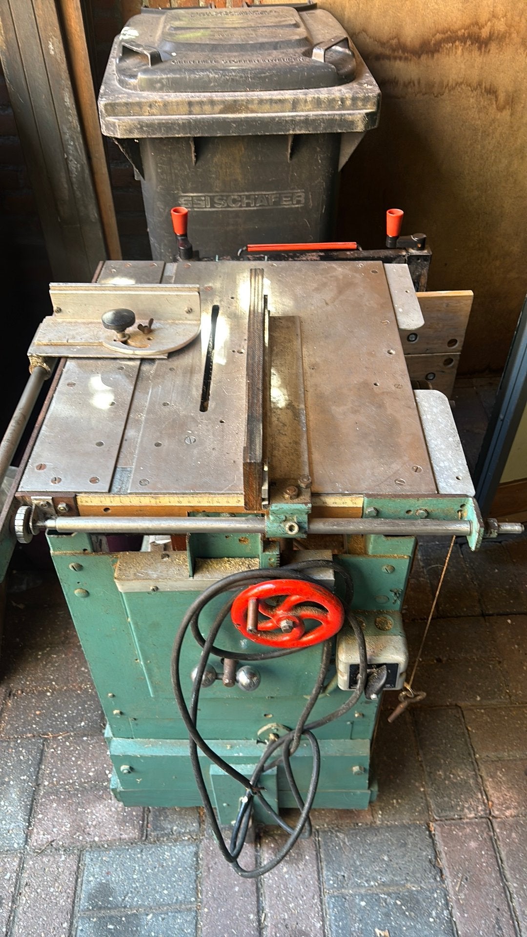 Zaagtafel 230V, Ophalen, Cirkelzaag, Zo goed als nieuw, 30 tot 70 mm