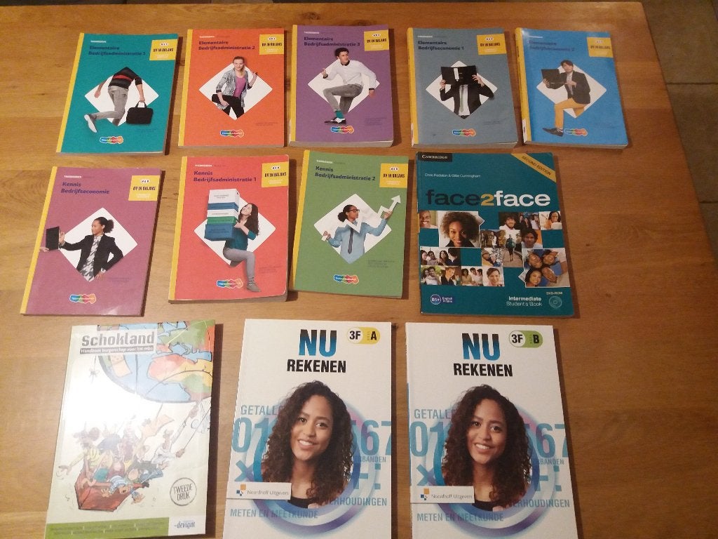 Partij mbo 4 studieboeken bedrijfsadministratie /economie, Ophalen of Verzenden, Beta, Zo goed als nieuw, MBO
