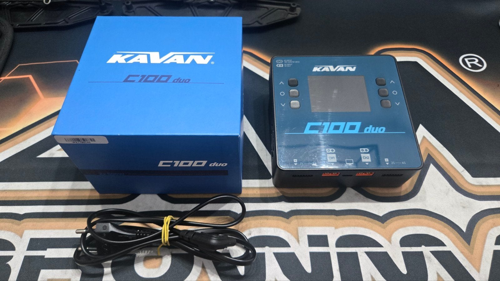 kavan c100 duo lader 2x500w lipo, Hobby en Vrije tijd, Ophalen of Verzenden, Zo goed als nieuw, Overige schalen, Onderdeel