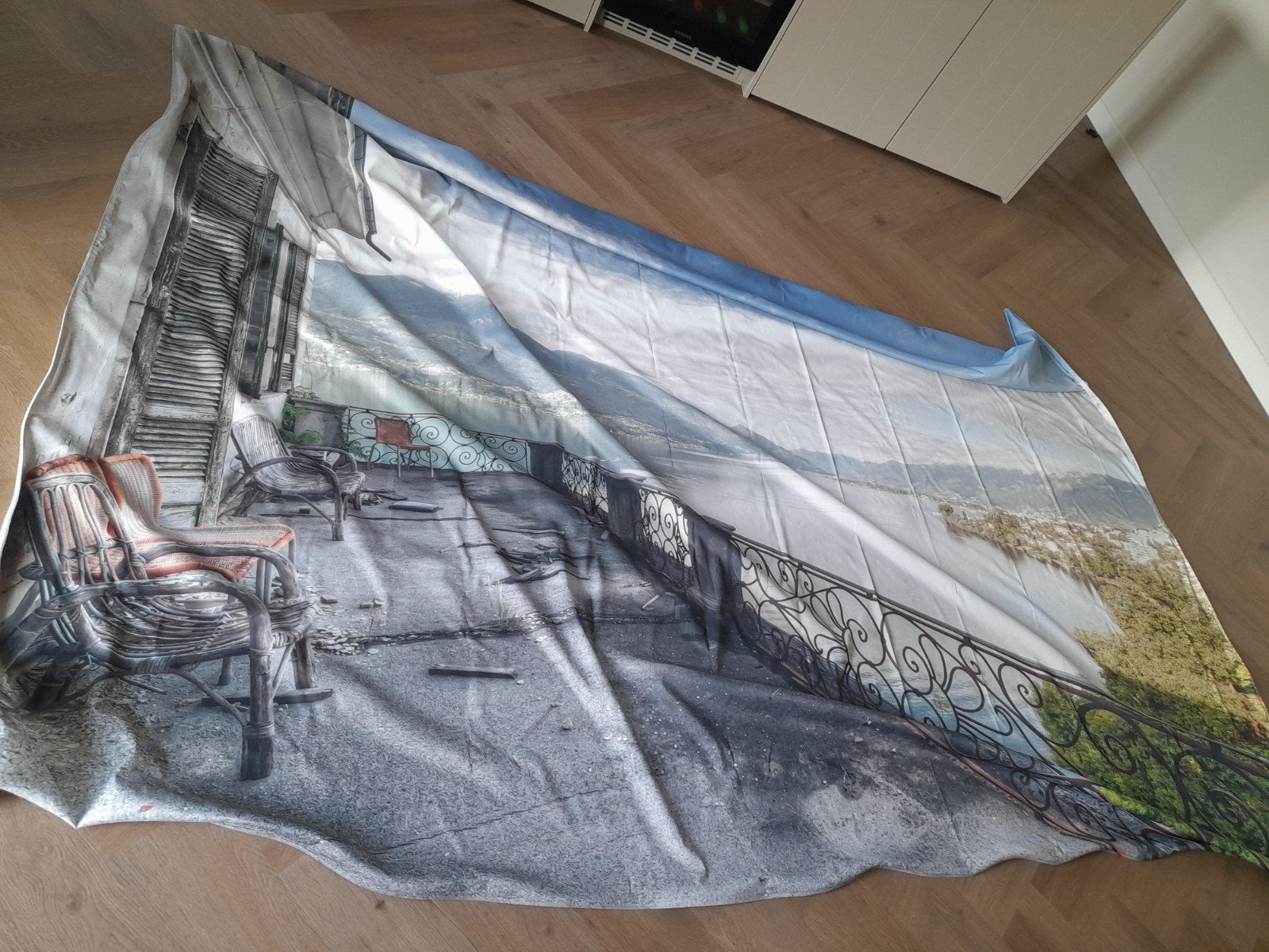 Werk aan de muur: Verlaten Villa Zwitserland 3x2.5 meter, Huis en Inrichting, Woonaccessoires | Schilderijen, Tekeningen en Foto's