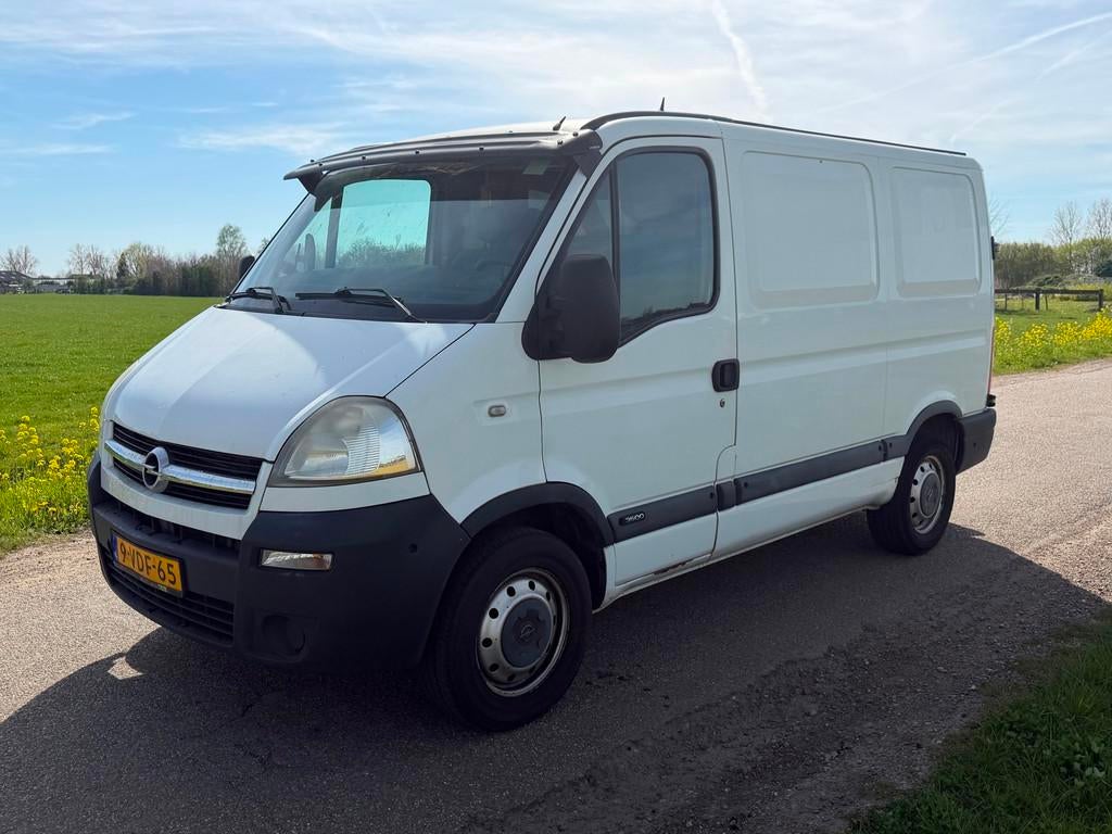 Opel Movano 2.5 CDTI L1H1 APK 07-2026 NAP Airco, Voorwielaandrijving, Gebruikt, Zwart, 4 cilinders