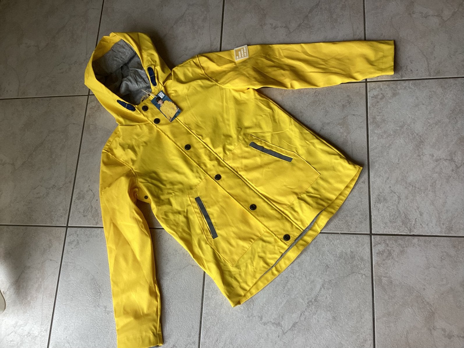 Nieuwe regenjas maat 152, Caravans en Kamperen, Regenkleding, Ophalen of Verzenden, Nieuw, Regenjas, Kinderen