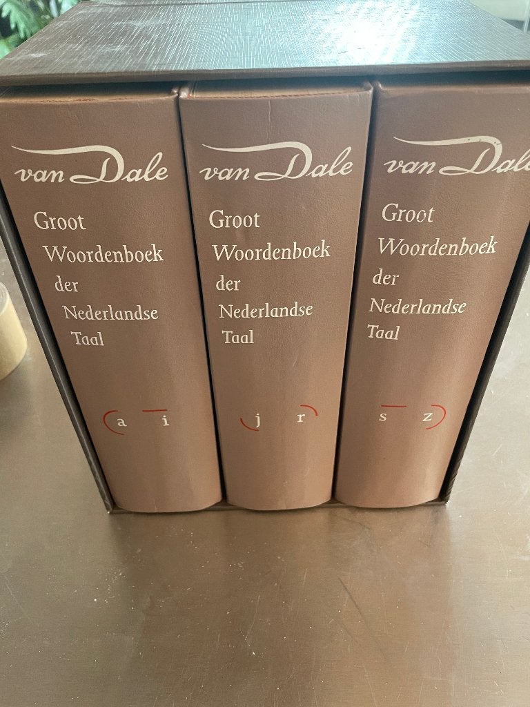 Dikke Van Dale editie 1992 in originele box, Nederlands, Ophalen of Verzenden, Zo goed als nieuw, Van Dale