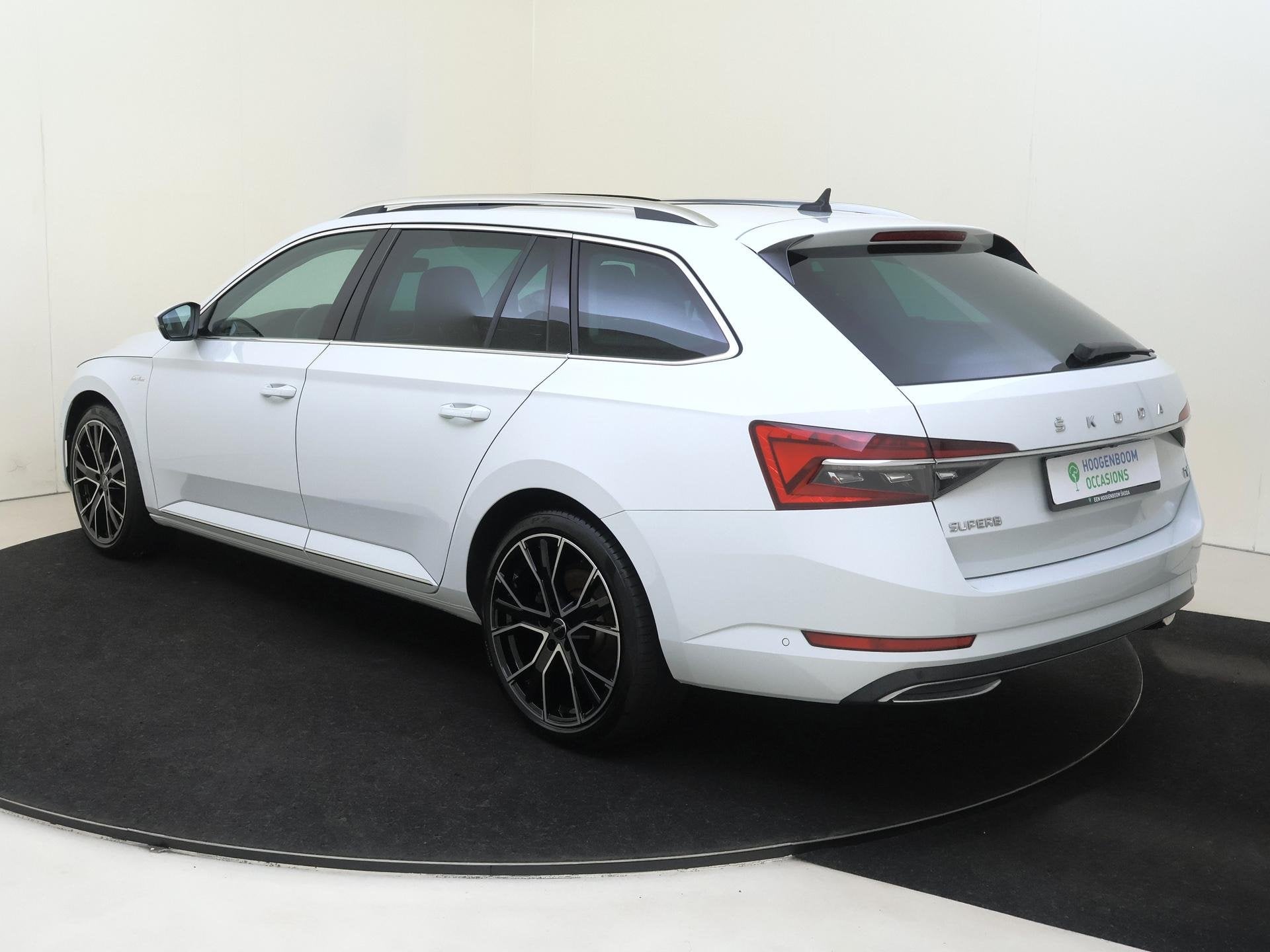Skoda Superb Combi 1.4 TSI iV Laurin & Klement | SoH 95% | P, Stof, Gebruikt, 4 cilinders, Wit