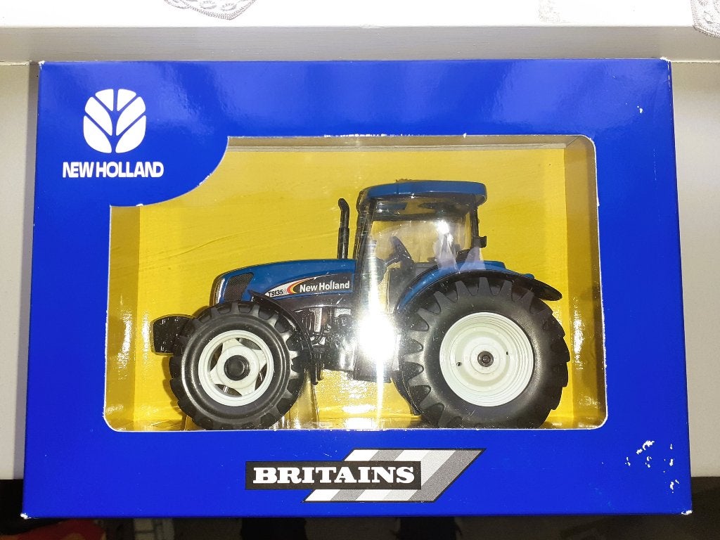 New Holland TS135a trekker - Britains, Hobby en Vrije tijd, Modelauto's | 1:32, Ophalen of Verzenden, Nieuw, Tractor of Landbouw