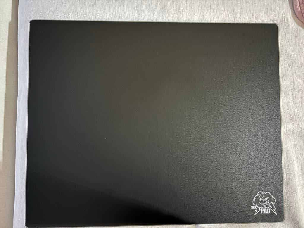 Skypad gaming glazen muismat - Zo goed als nieuw, Computers en Software, Muismatten, Ophalen of Verzenden, Gaming muismat, Zo goed als nieuw