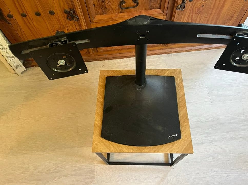 Ergotron monitor standaard - Ergonomische monitorarm, Computers en Software, Monitoren, Ophalen, Zo goed als nieuw, In hoogte verstelbaar