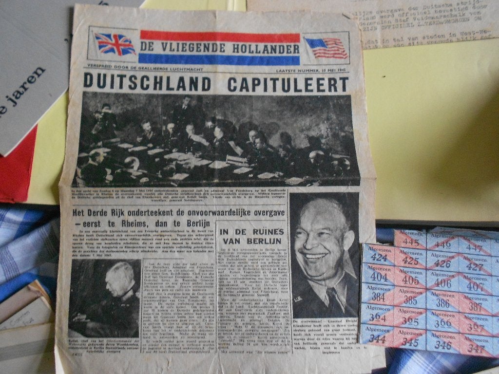 Jaren 40-45 met bonnen,bankbiljetten,oorlogskranten, Boeken, Ophalen of Verzenden, Tweede Wereldoorlog, Gelezen, Luchtmacht