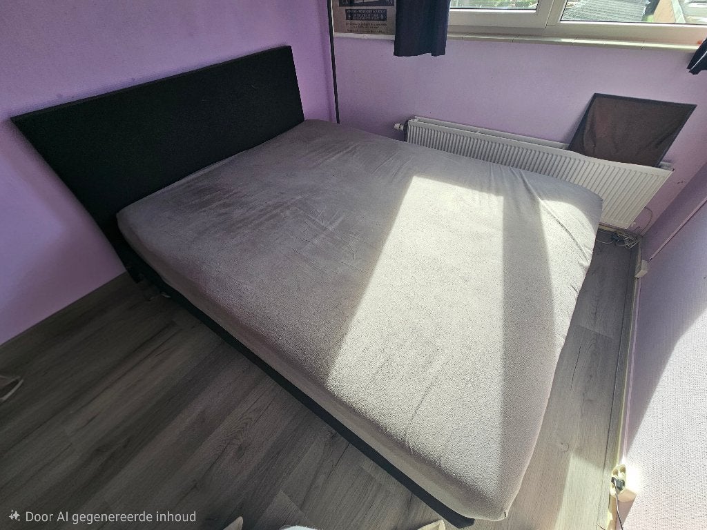 Tweepersoonsbed met matras (optioneel met deken)