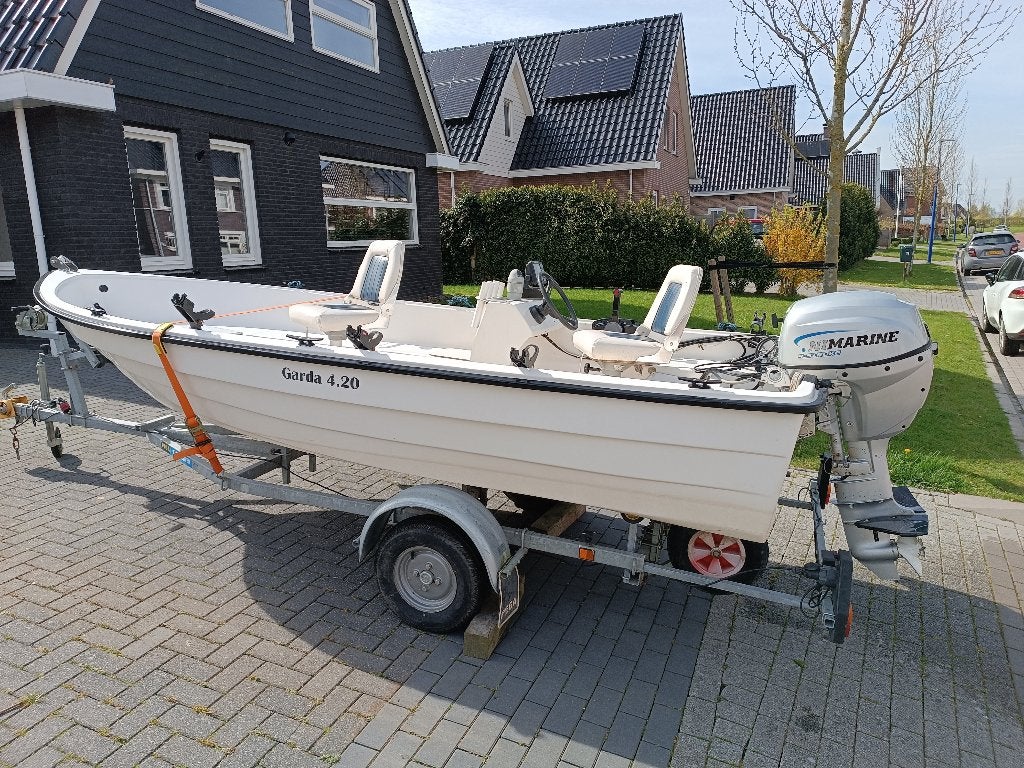 Consoleboot 4,20 mtr. + 15 PK 4-takt + Trailer – Vaarklaar, Ophalen, 10 tot 30 pk, Gebruikt, 15 pk