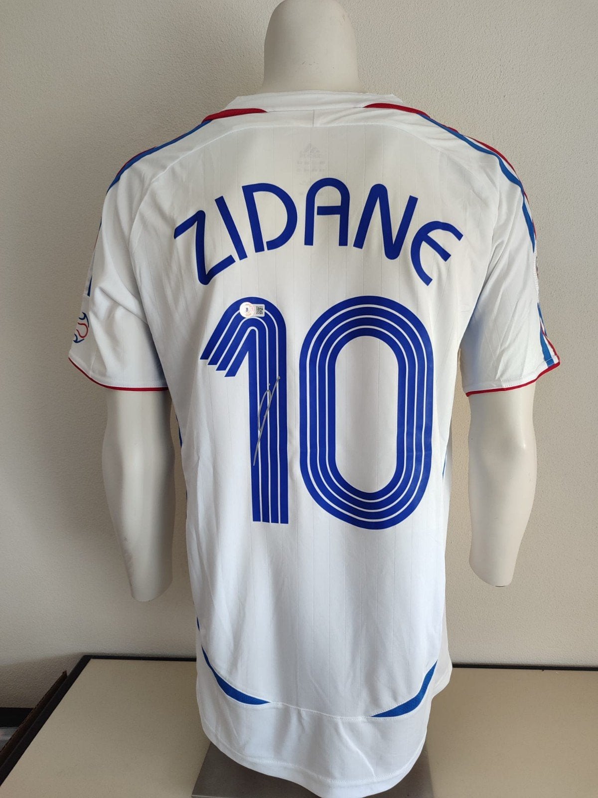 Frankrijk shirt gesigneerd door Zinedine Zidane met Beckett, Ophalen of Verzenden, Nieuw, Buitenlandse clubs, Shirt