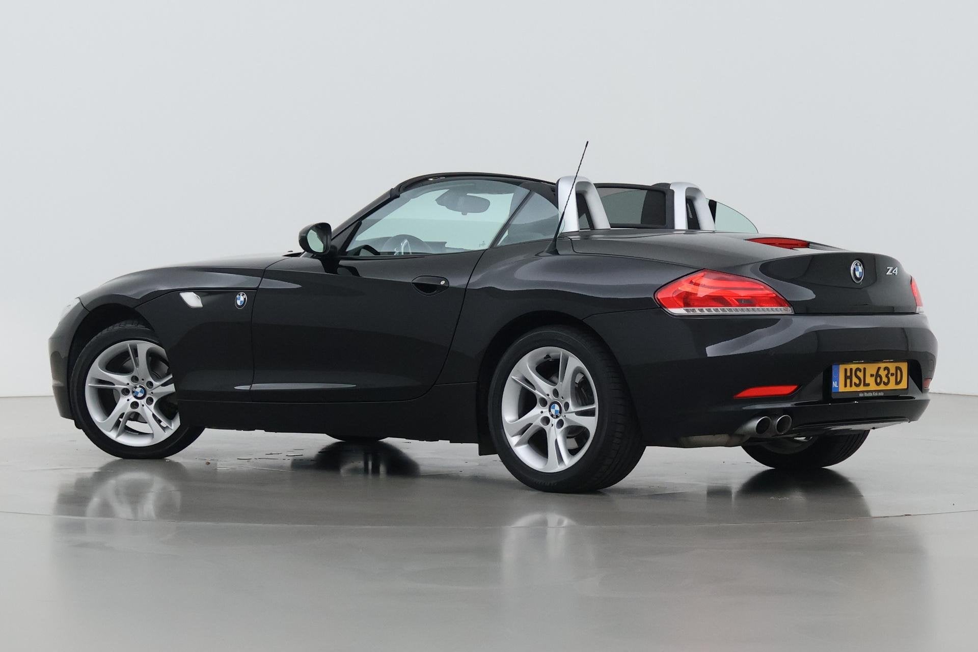 Foto 2 van BMW Z4 Roadster sDrive23i Executive | Youngtimer | 6-Cilinde
