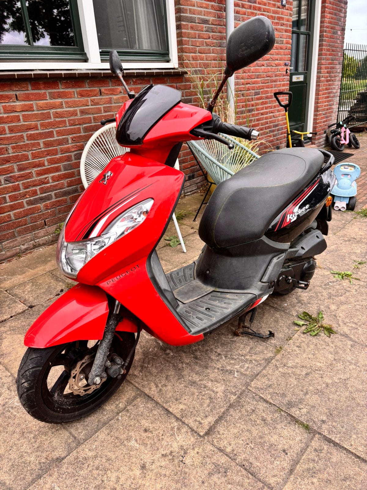Peugeot Kisbee geel kenteken, opknapper of onderdelen, Fietsen en Brommers, Scooters | Peugeot, Ophalen, Gebruikt, Overige modellen