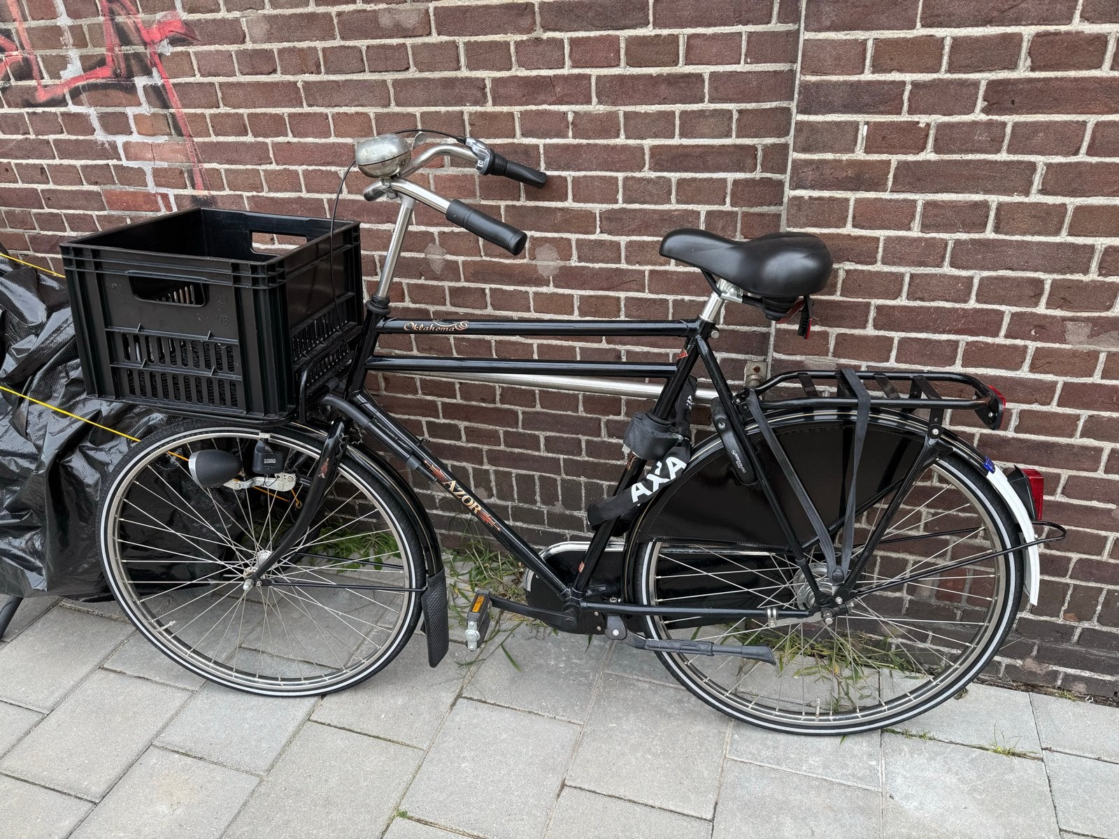 Azor stadsfiets met krat, Terugtraprem, Gebruikt, Versnellingen, 65 cm of meer