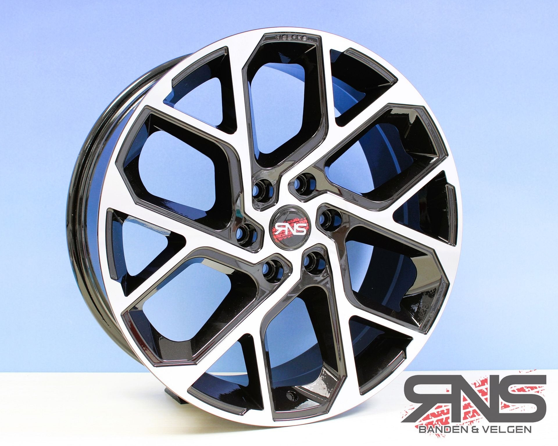 6x130 20 inch Velgen Mercedes Sprinter 8J Naaf 84.1 1350kg