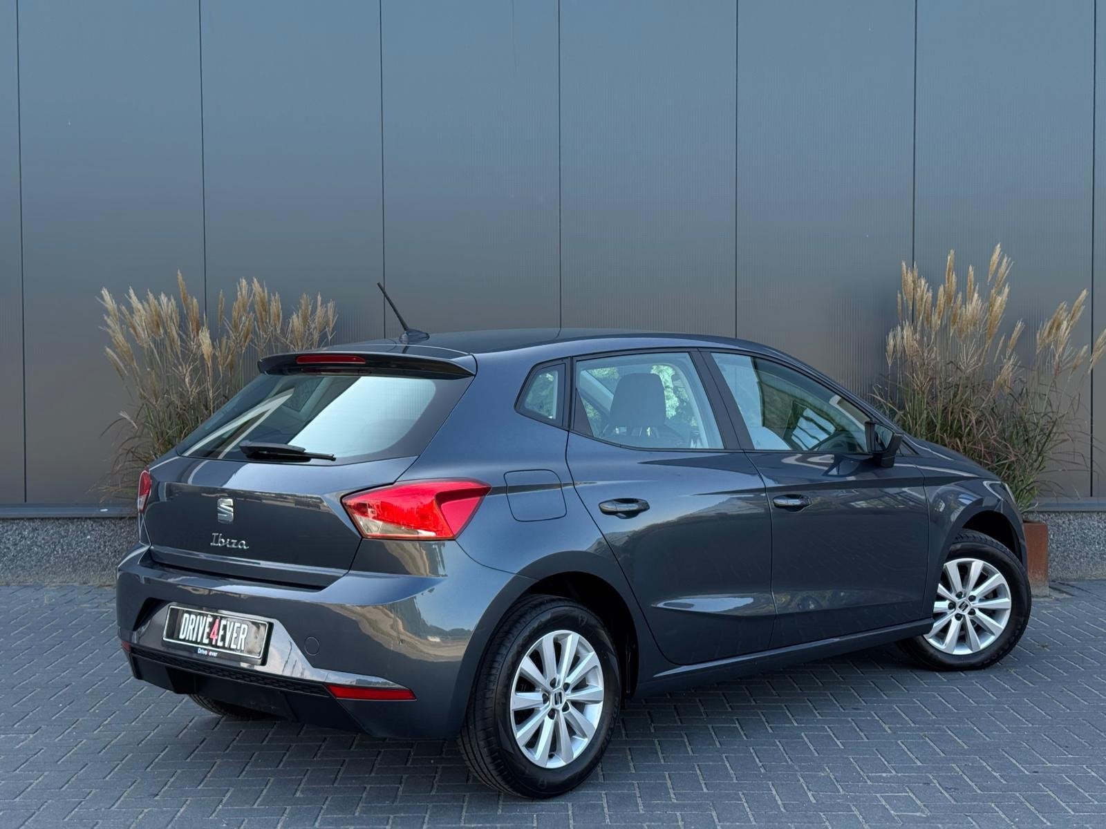 SEAT Ibiza 1.0 Style SPORTVELGEN|LED|AIRCO|CR CONTROL|ELEK P, Auto's, Voorwielaandrijving, Dealer onderhouden, Stof, Gebruikt