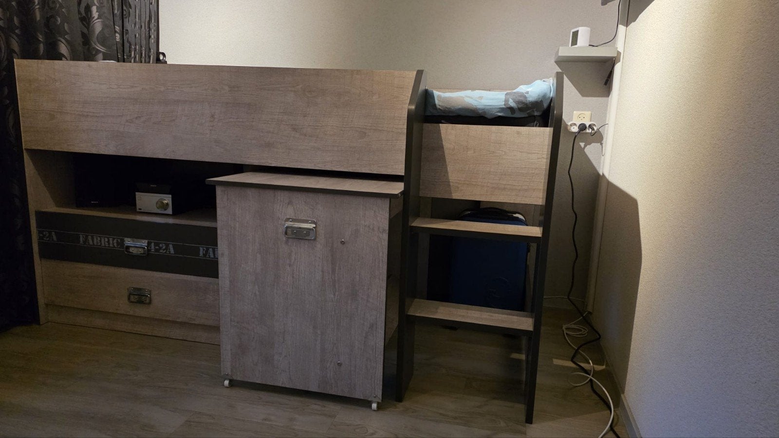 Mid-Hoogslaper (bed) met bureau en kast, Ophalen, Gebruikt, 90 cm, Bruin