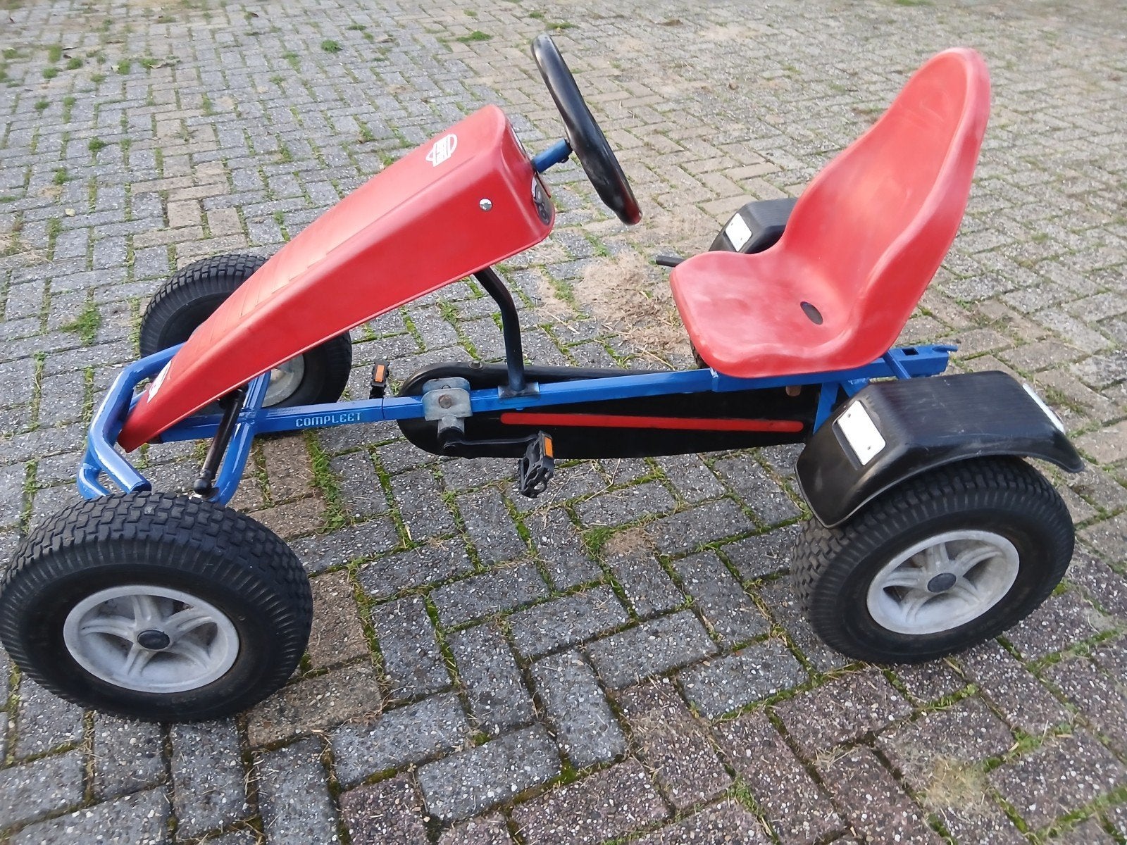 Nette Berg skelter met vrijloop en luchtbanden, Ophalen, Gebruikt