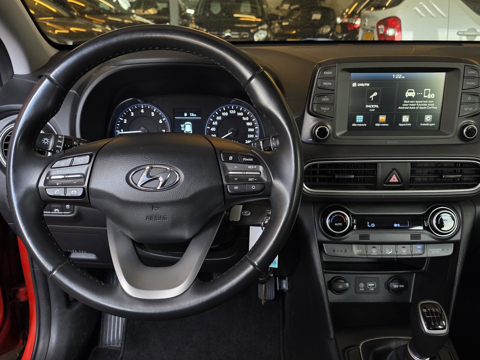 Hyundai KONA 1.0 T-GDI Comfort, Camera! Carplay! Zondag OPEN, Auto's, Stof, Gebruikt, Euro 6, Overige kleuren
