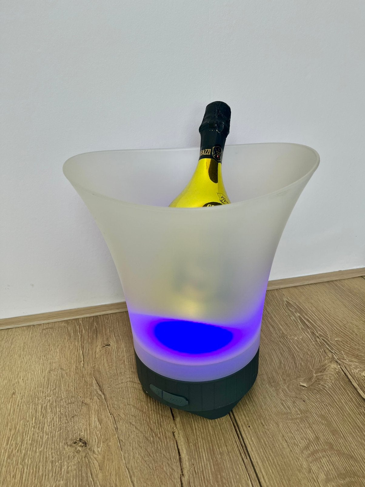 Wijnkoeler met speaker (Bluetooth)en Led verlichting, Ophalen, Zo goed als nieuw