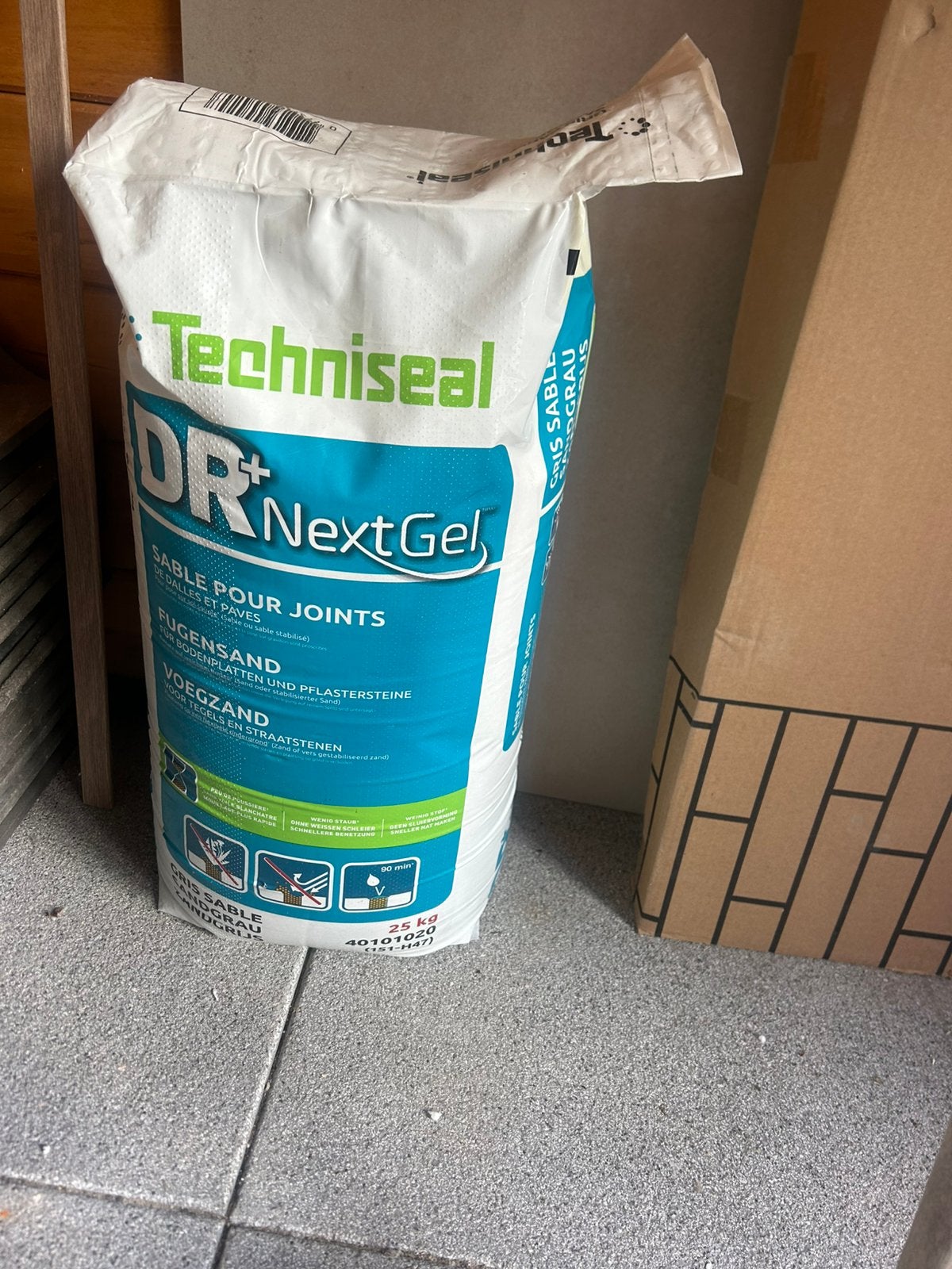Gratis 25 kilo voegsel keramische tuintegels, Ophalen, Nieuw