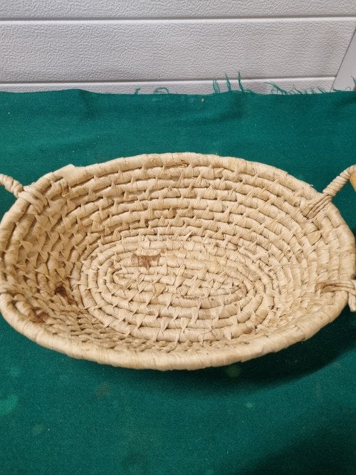 mand met houten grepen gevlochten, Huis en Inrichting, Woonaccessoires | Schalen en Manden, Ophalen of Verzenden, 'T Olde Gre-j