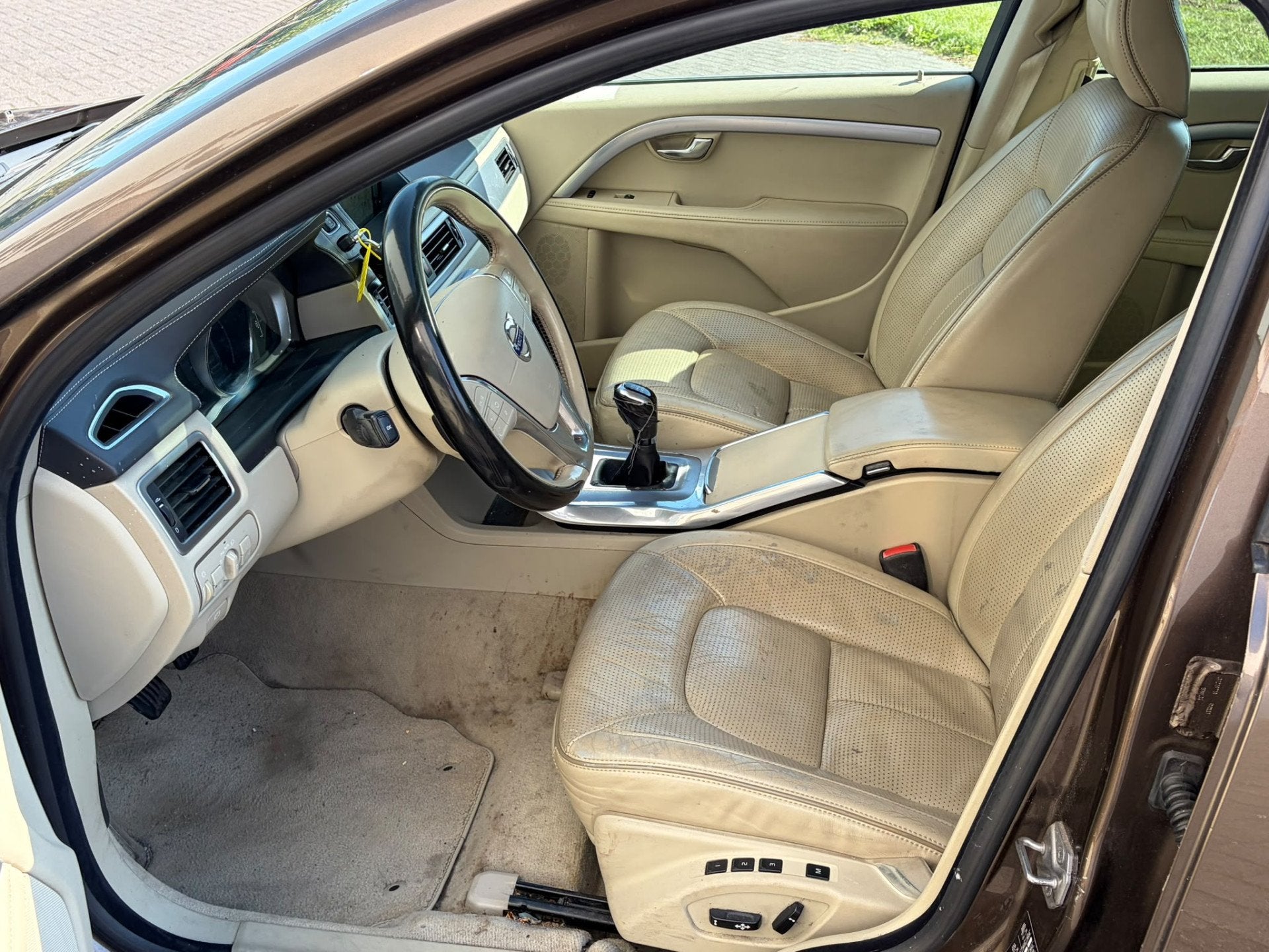 Volvo V70 2.0 D4 Leder Trekhaak Navi Ecc Bluetooth Pdc Schui, Auto's, Voorwielaandrijving, Euro 6, 4 cilinders, Xenon verlichting