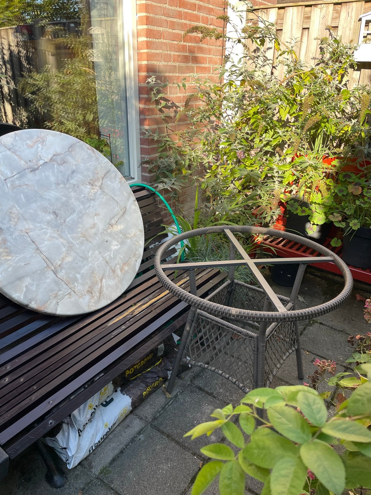 Ronde tafel diameter 90 cm - binnen of buiten, Tuin en Terras, Ophalen, Gebruikt, Rond, Overige materialen