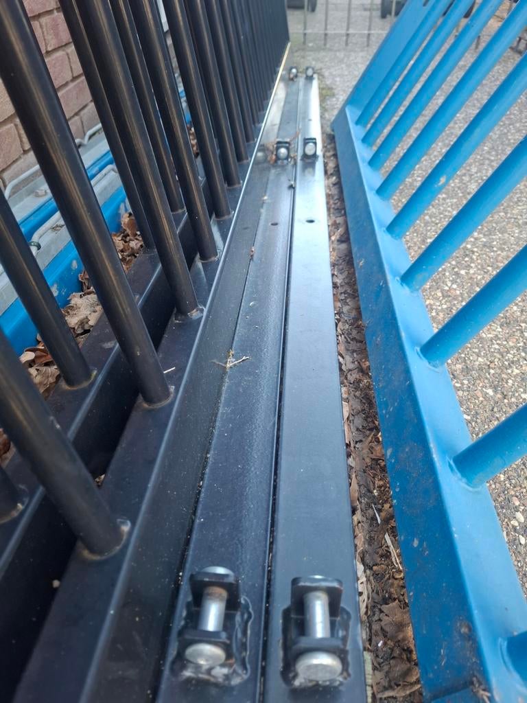 Zwarte Draaipoort - Stevig en Duurzaam, Tuin en Terras, Tuinhekken en Hekwerk, Met poort, Gebruikt, IJzer, Spijlenhekwerk